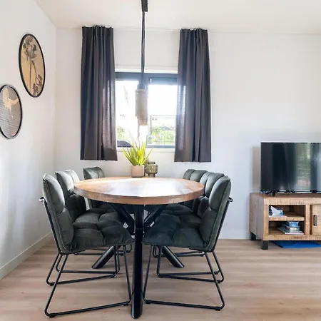 Holiday home Amazing In With Kitchen